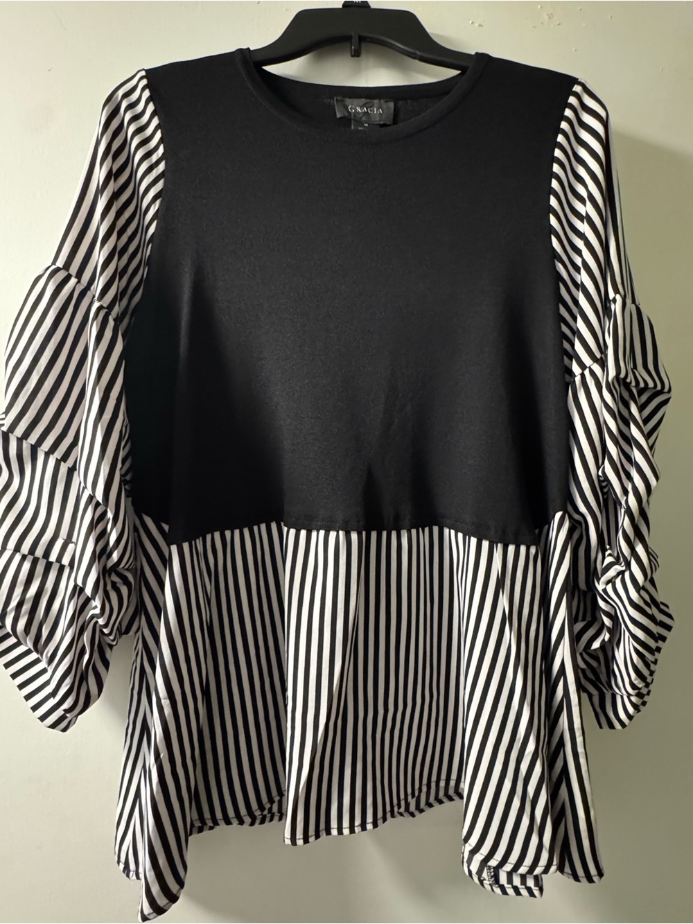 Gracia Black & White Striped Puff Sleeve Tunic